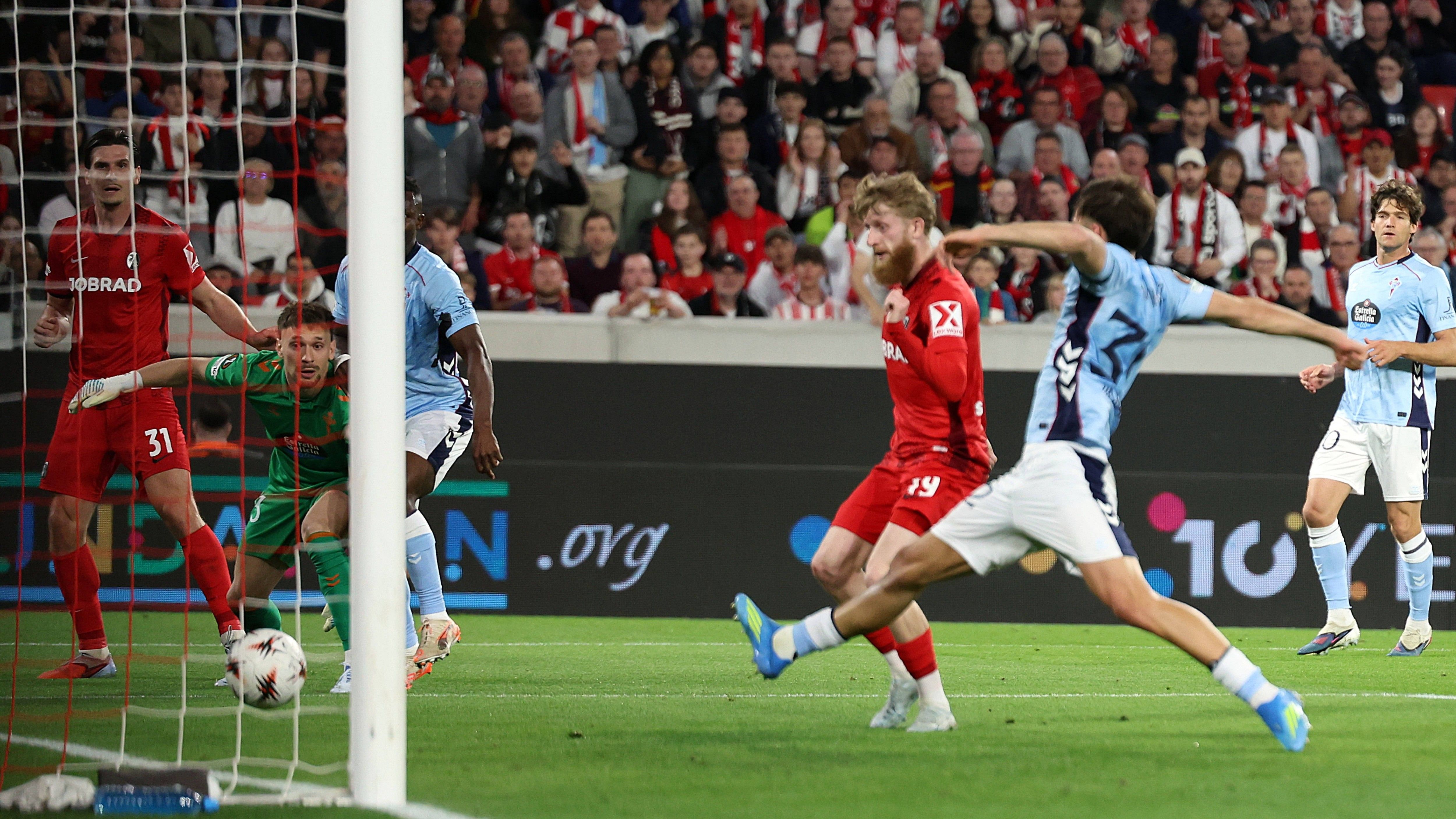 Friburgo 3-0 Celta: Tocado y casi hundido