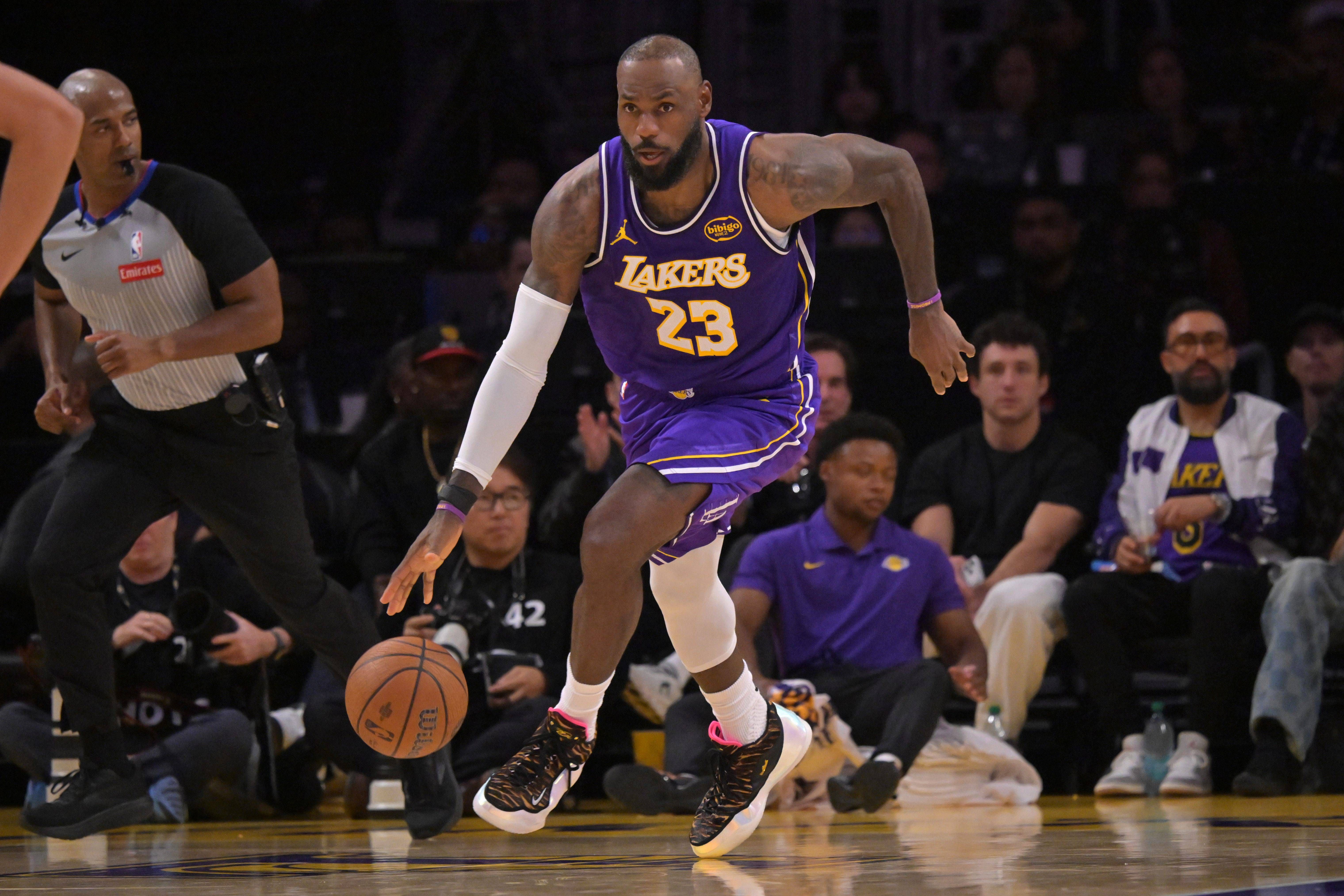 LeBron James estalla tras perder cuando le preguntan por las opciones de los Lakers: "No, no puedo hacer eso. No es mi mentalidad"
