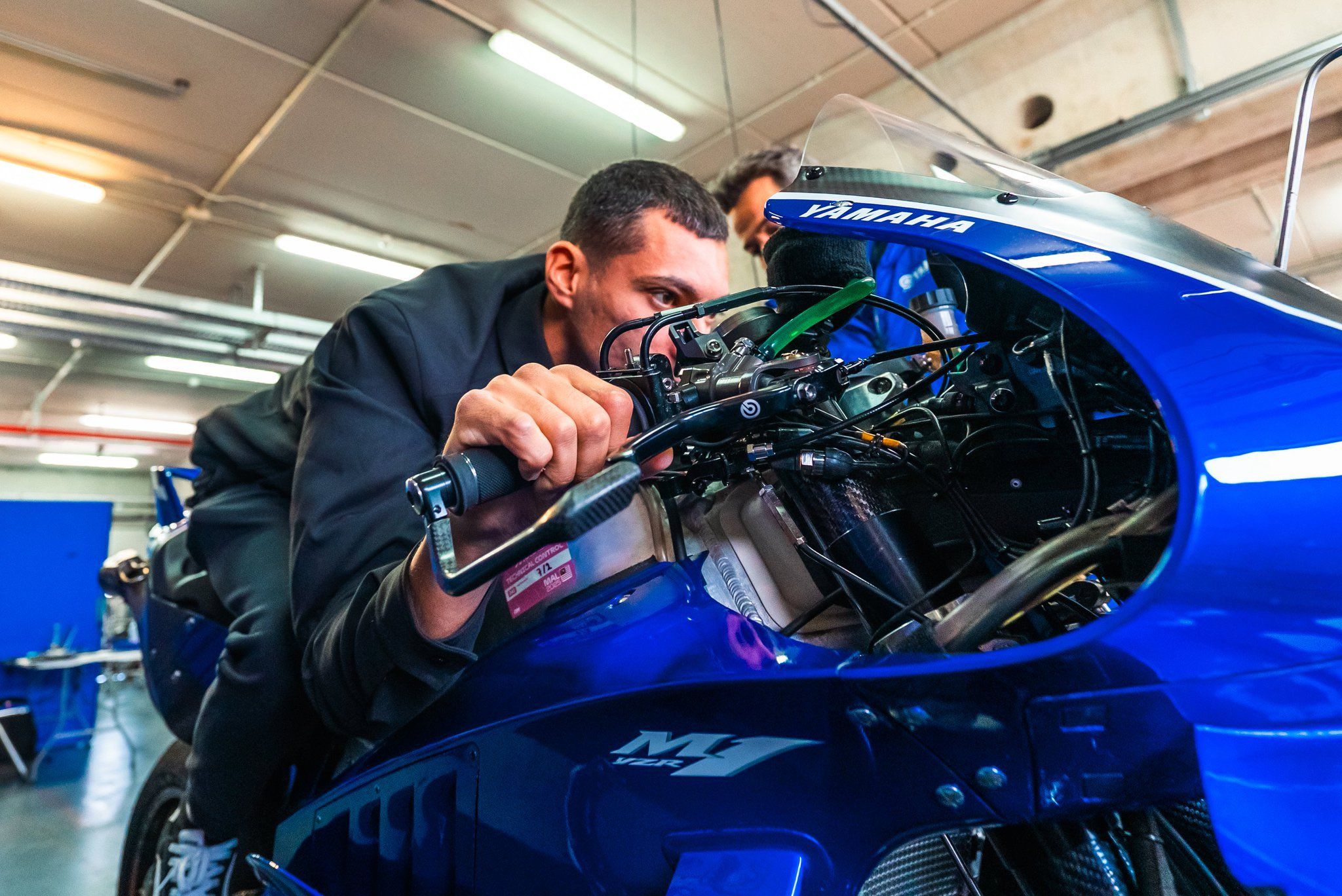 Toprak Razgatlioglu detecta un gran problema en su estreno con Yamaha en MotoGP