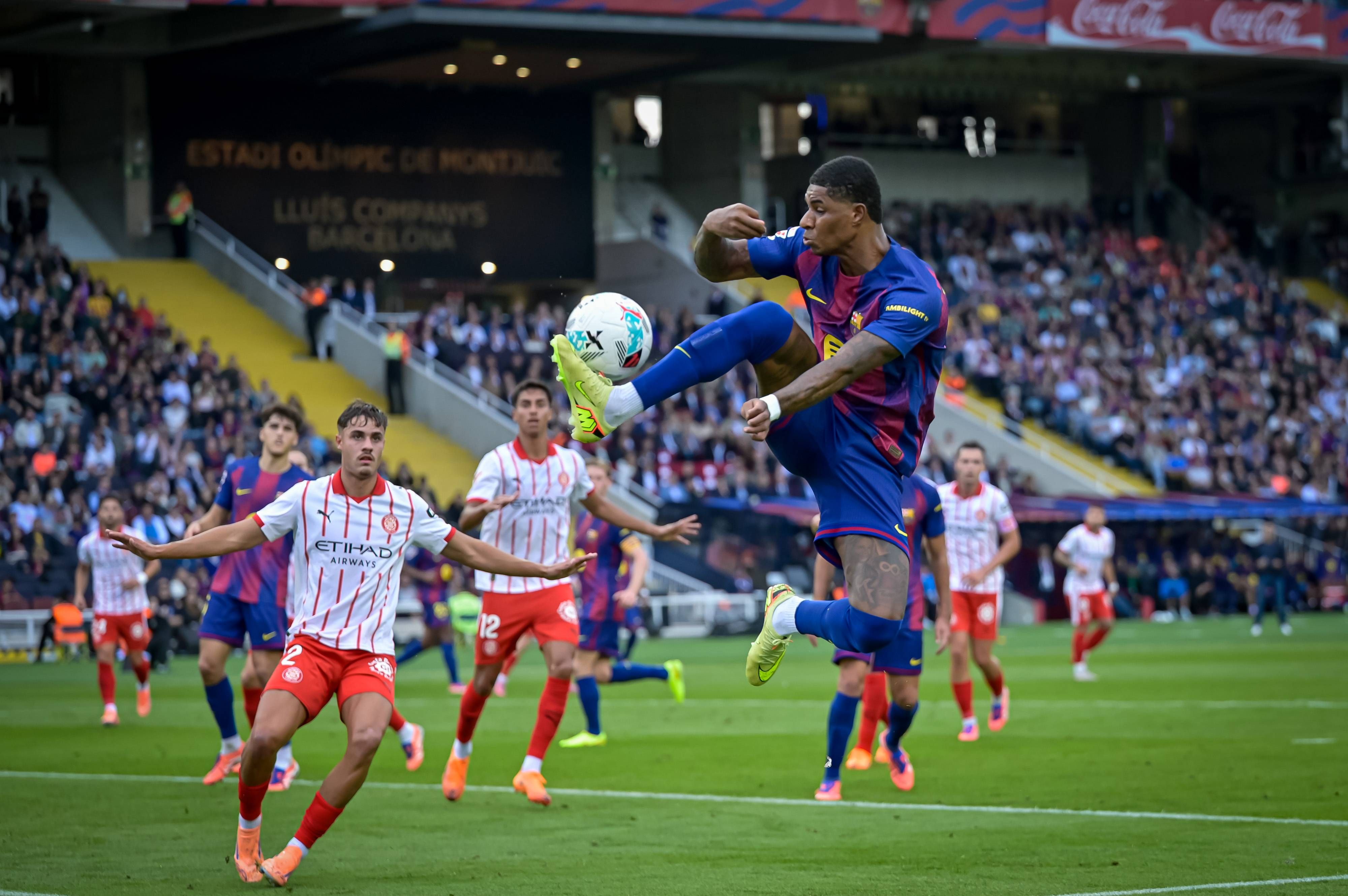 Barcelona 2-1 Girona: Ronald Araujo se viste de '9' para dar la victoria antes de El Clásico 
