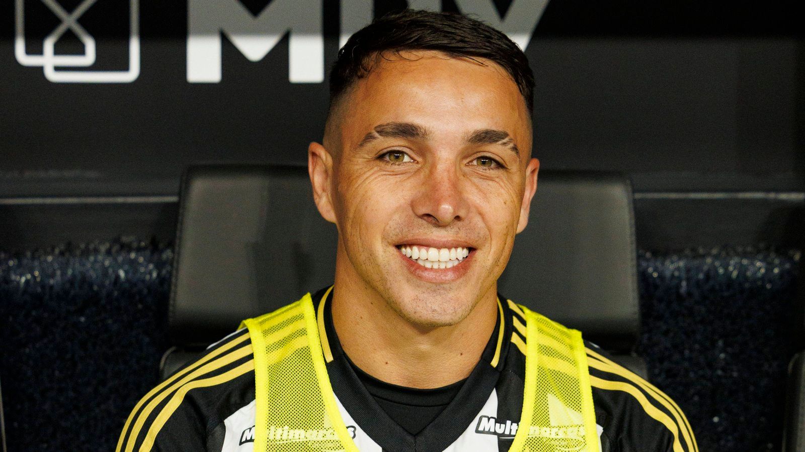 Miguel Albiol, ex jugador del Valencia, sobre el fichaje de Saravia: "Necesitaban firmar, no han podido traer otra cosa y es un poco a ver qué pasa"
