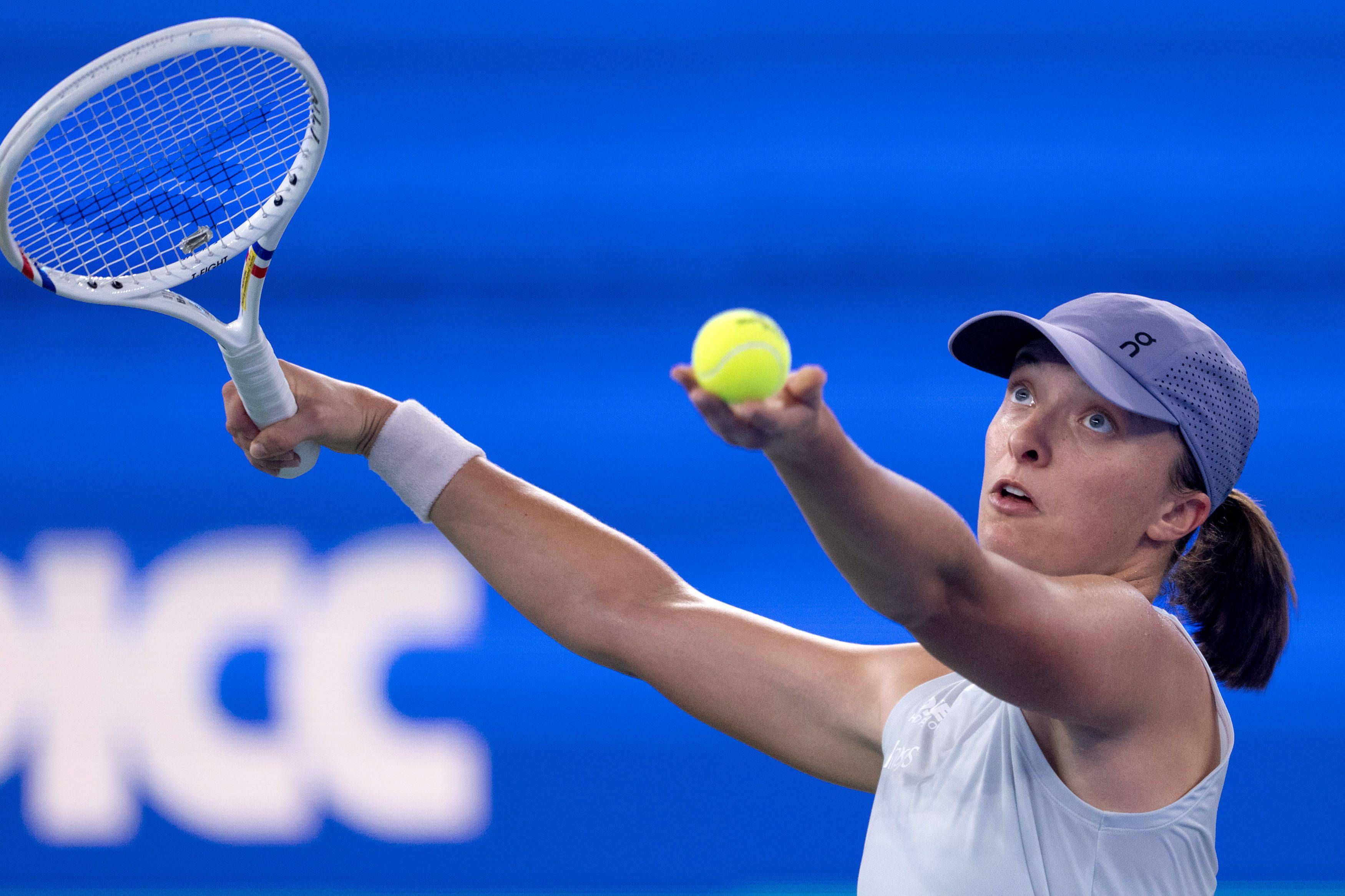 Rybakina da la sorpresa y complica las WTA Finals a Swiatek