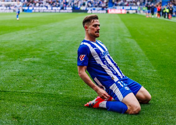 El Alavés toma una decisión importante con Toni Martínez de cara su futuro