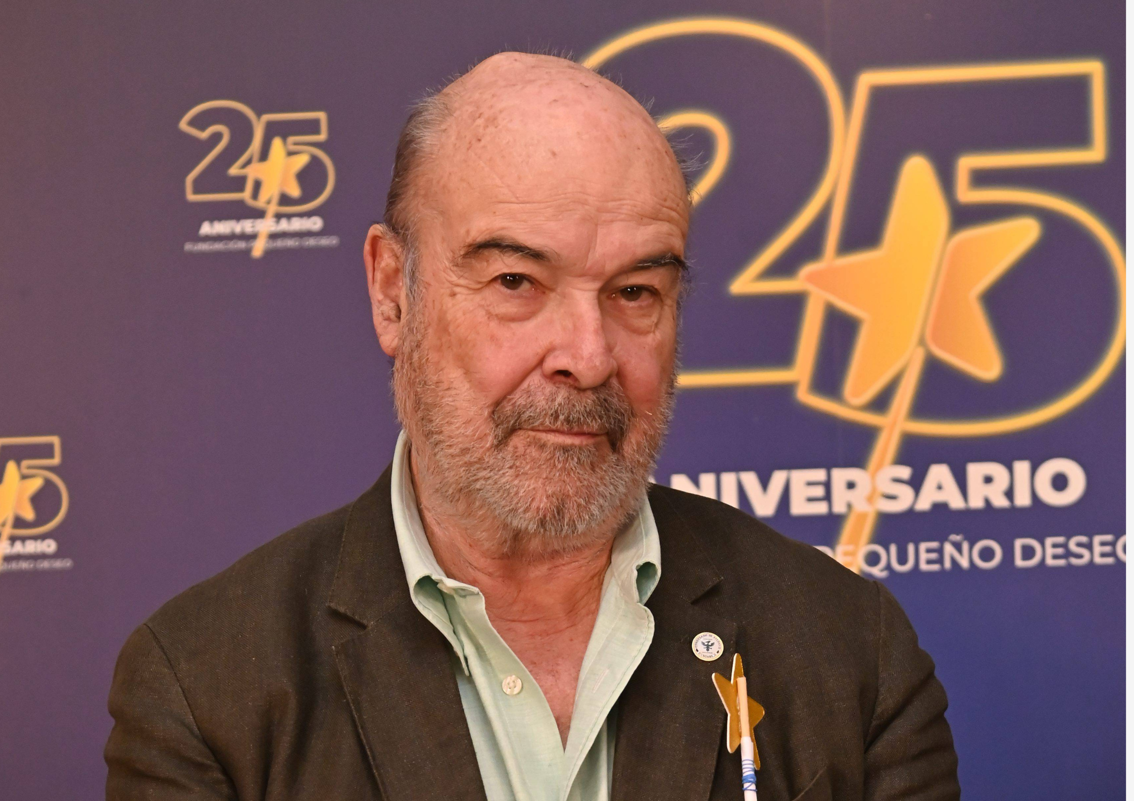 Antonio Resines reaparece tras su ingreso en la UCI: ''Está muy animado y deseando irse a tomar cañas''