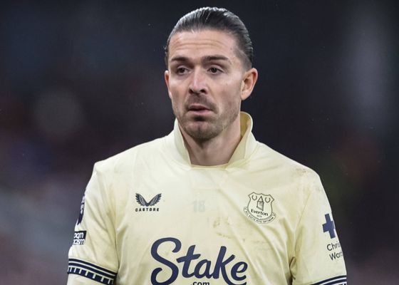 Preocupación por Grealish tras aparecer dormido en un bar en Manchester
