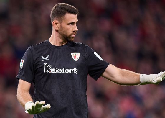 Unai Simón apaga las dudas de Luis de la Fuente