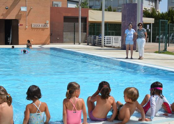 Visita de la Vicerrectora de la US al Campus deportivo