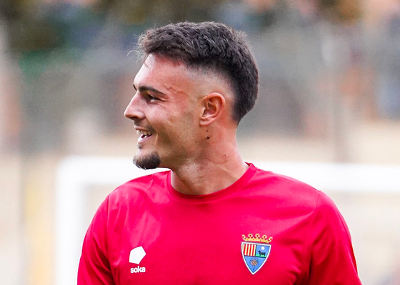 Las Palmas se interesa en el fichaje de un polivalente defensa de Primera RFEF