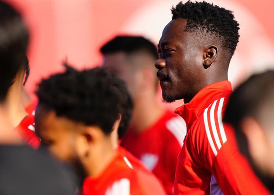 Reaparición a tiempo para Oviedo y regreso masivo de internacionales al Sevilla