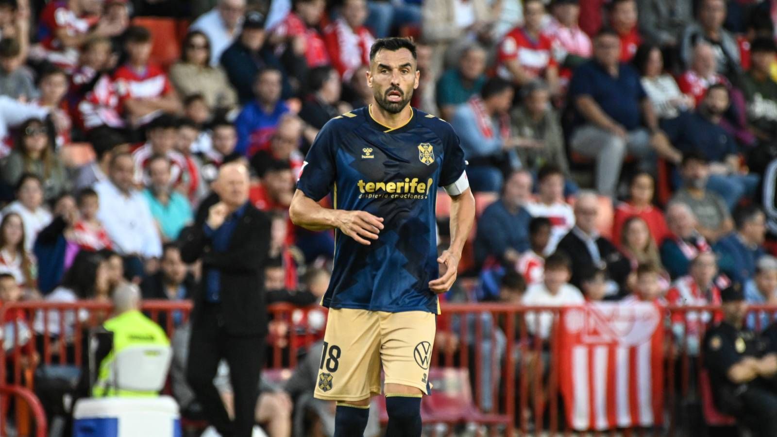 El Tenerife, un histórico de LaLiga que marca el paso en Primera RFEF
