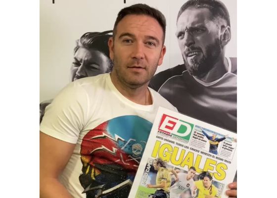 Diego Capel y su portada de Estadio Deportivo, al fin juntos