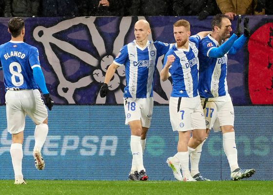 El Alavés, “tranquilo y contento” con Guridi y Protesoni pese a no iniciar las renovaciones