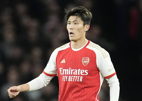 Tomiyasu, a punto de firmar por un nuevo club
