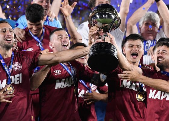 Lautaro Acosta y Lanús conquistan la Copa Sudamericana y dejan a Sampaoli sin título