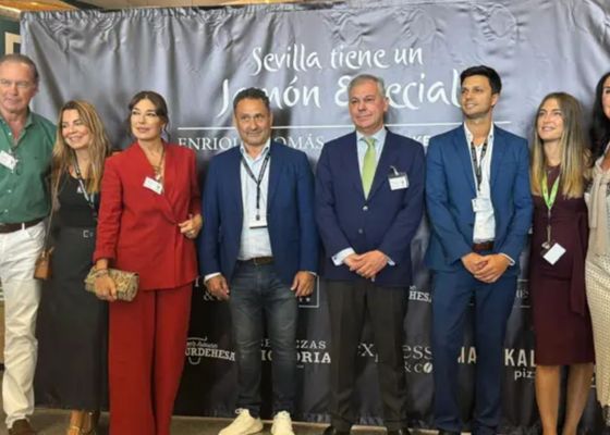 El aeropuerto de Sevilla estrena el nuevo Food Market de Enrique Tomás, un espacio para saborear la espera
