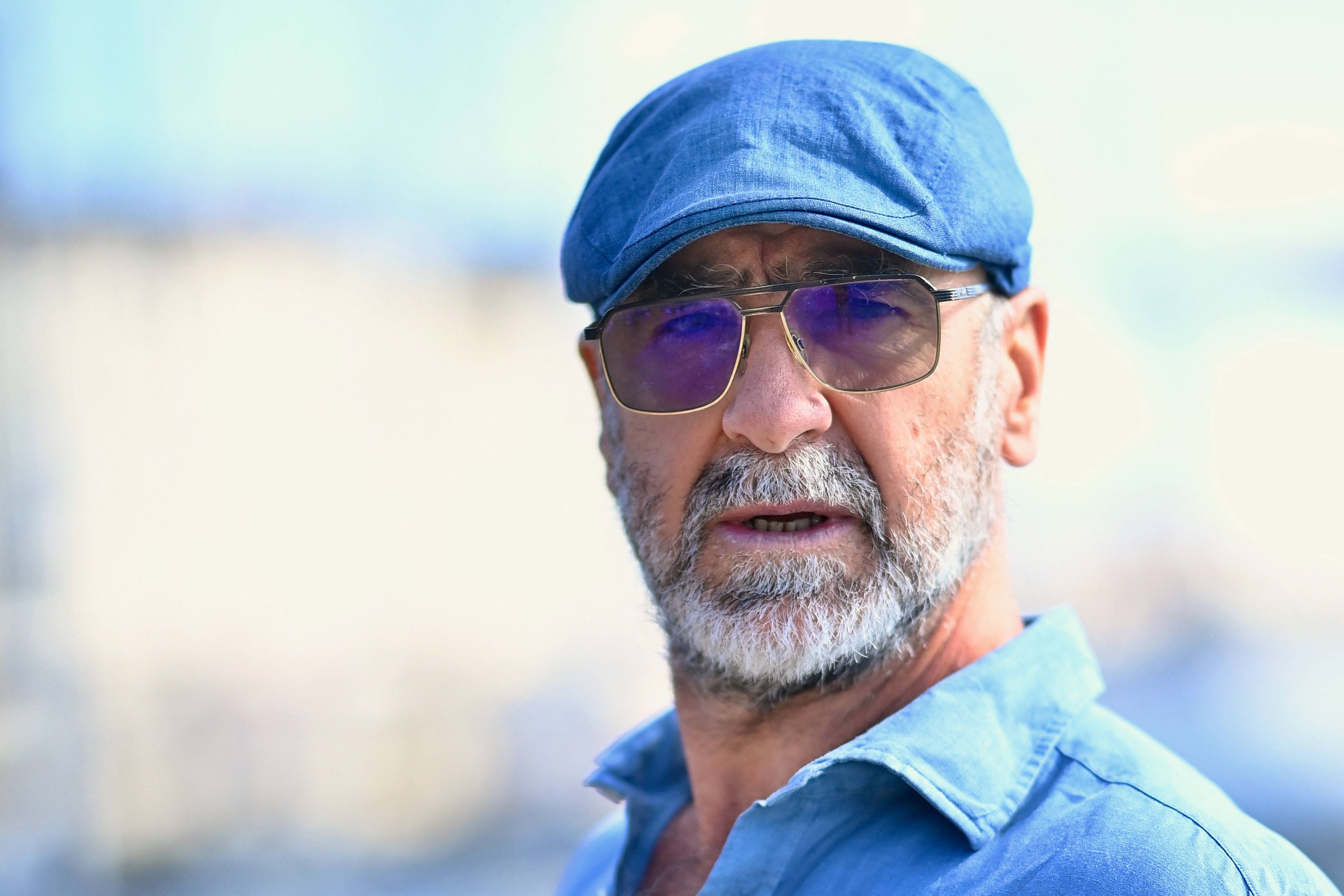 Éric Cantona lo tiene claro sobre el conflicto de Oriente Medio: "Que el presidente que decida ir a la guerra sea el primero en marcharse a la primera línea del frente"