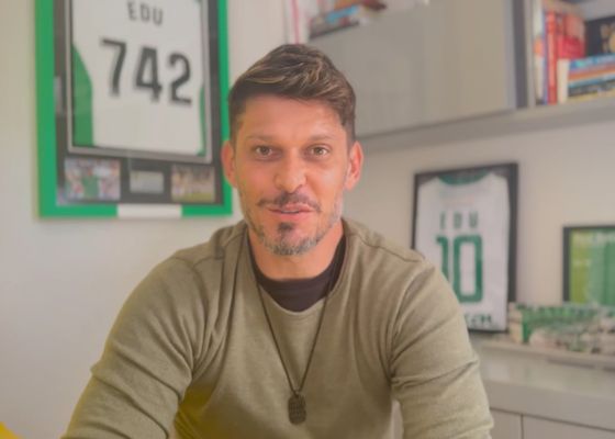 El vestuario del Betis 2005 ofrece la receta para ganar al Chelsea y ensalza el papel de la afición: “Escuchábamos hasta los pisotones”