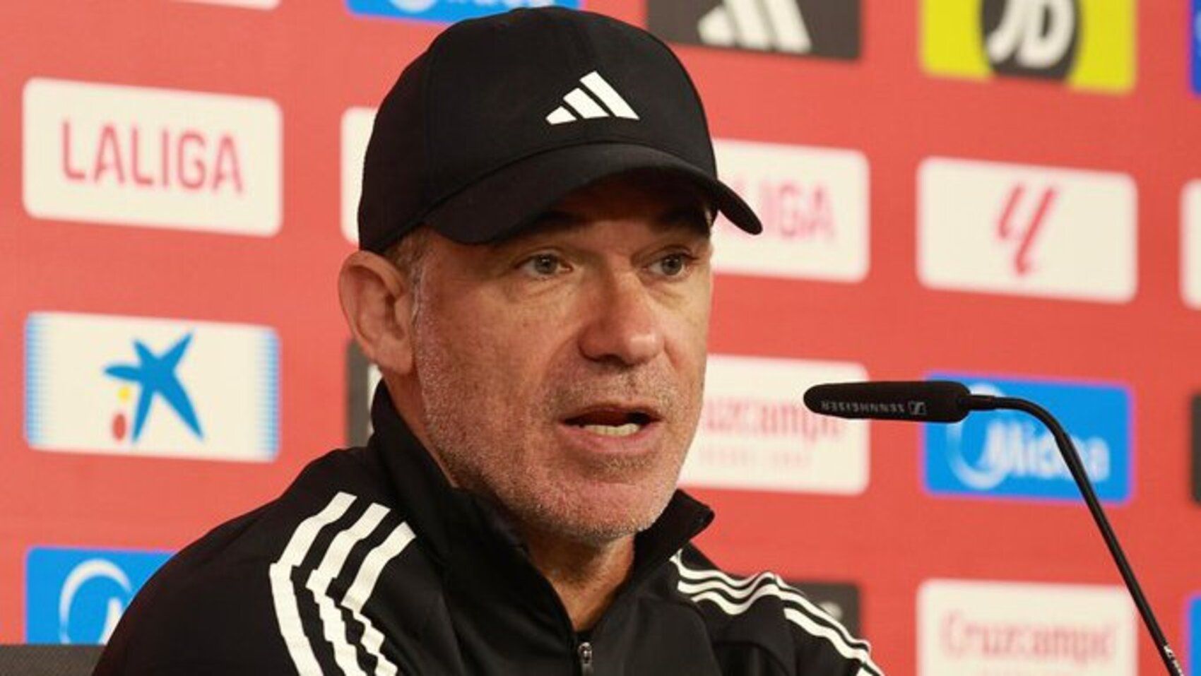 Luis García Plaza anuncia cambios en el Sevilla ante el Villarreal: "No son porque yo quiera"