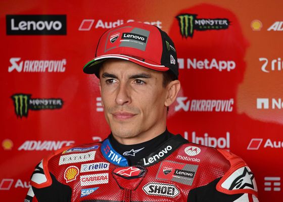 Marc Márquez se cae, señala el problema del circuito y avisa: ''Soy el tercer favorito''