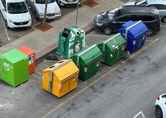 Tirar la basura en Sevilla fuera de horario puede acarrear multas de 750 euros