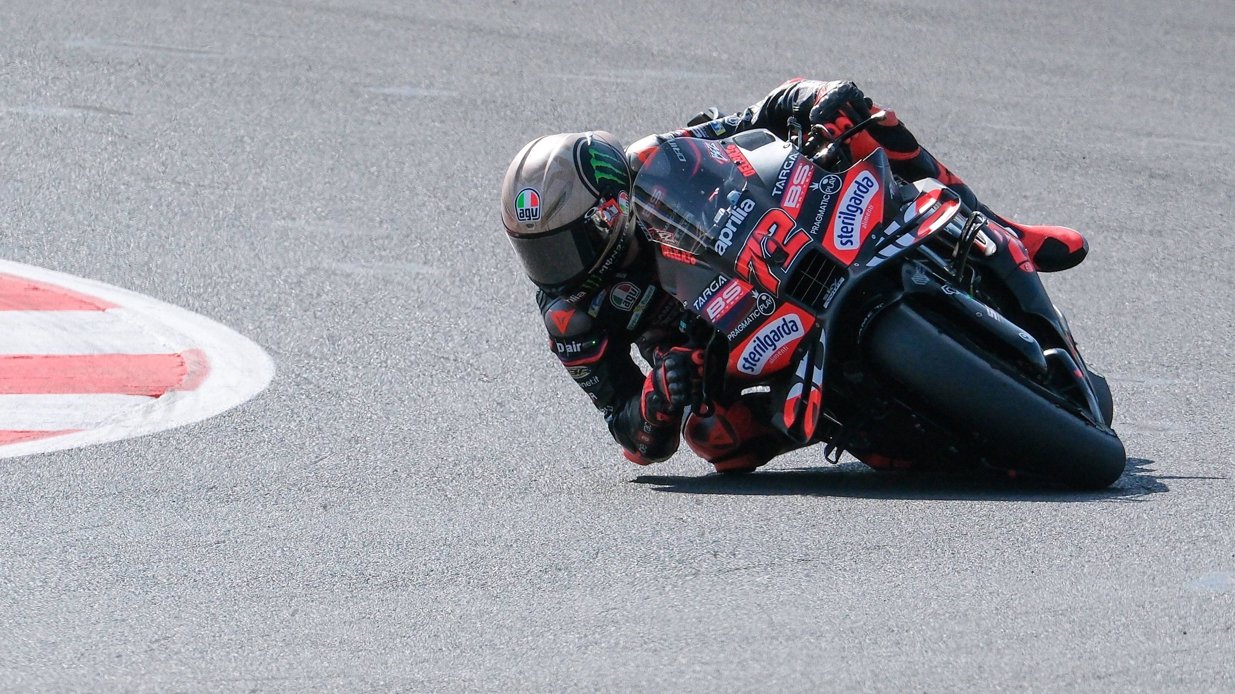 Marco Bezzecchi juega en su propia liga en Philip Island