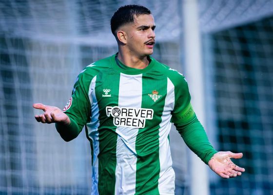 Rodrigo Marina maneja tres jugosas propuestas para salir del Betis y dar el salto a LaLiga Hypermotion