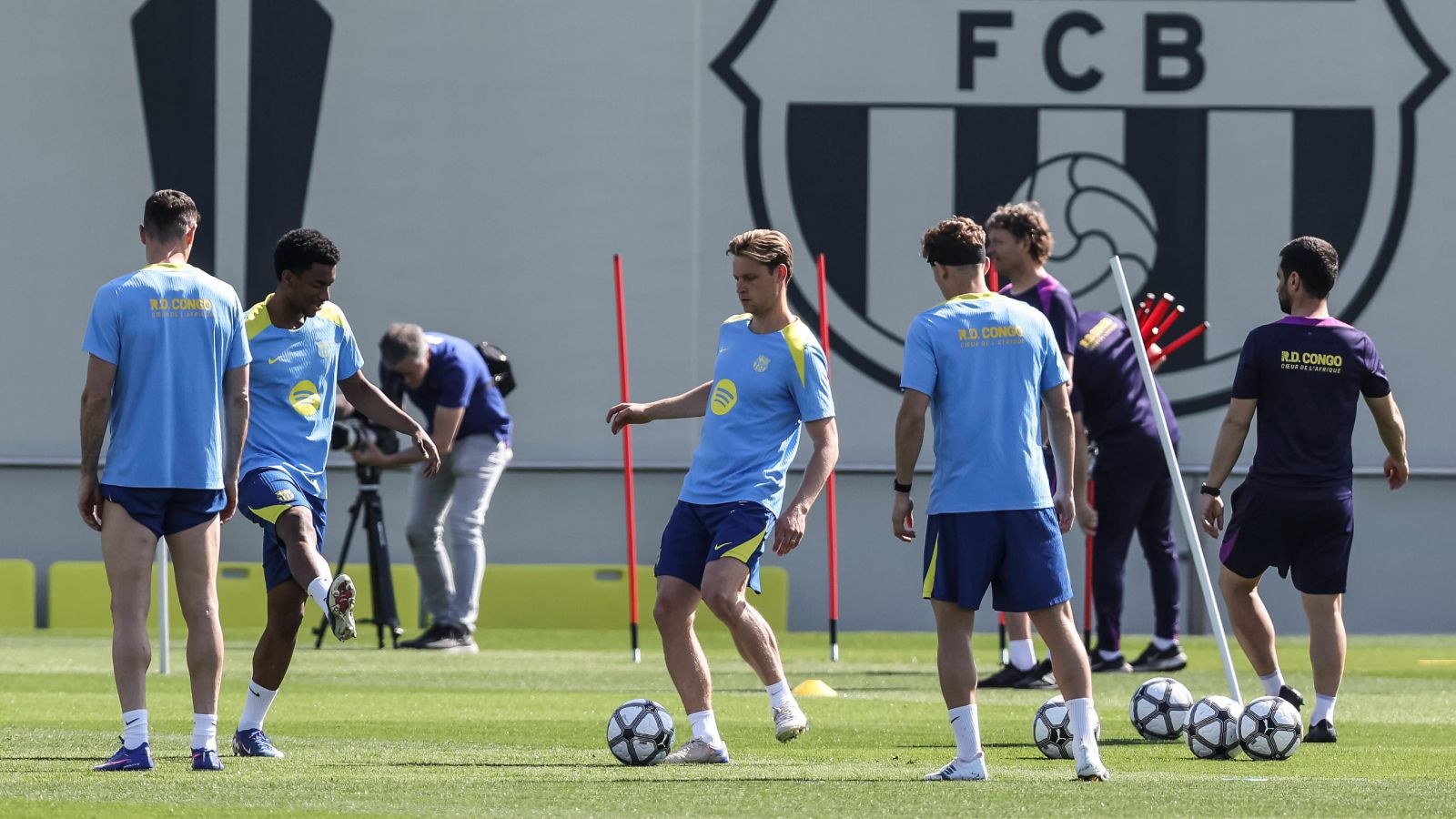 El Barcelona acelera para el Metropolitano: Marc Bernal aprieta, Pedri mejora y De Jong ya está listo