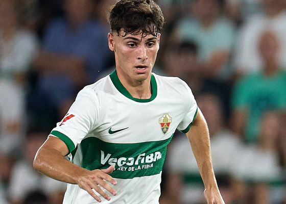 Rodrigo Mendoza vuelve al Elche con interés por su fichaje y millones bajo el brazo