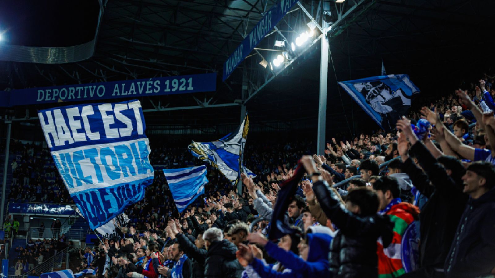 El Alavés se expone a una multa tras el lanzamiento de un objeto a un asistente ante el Villarreal