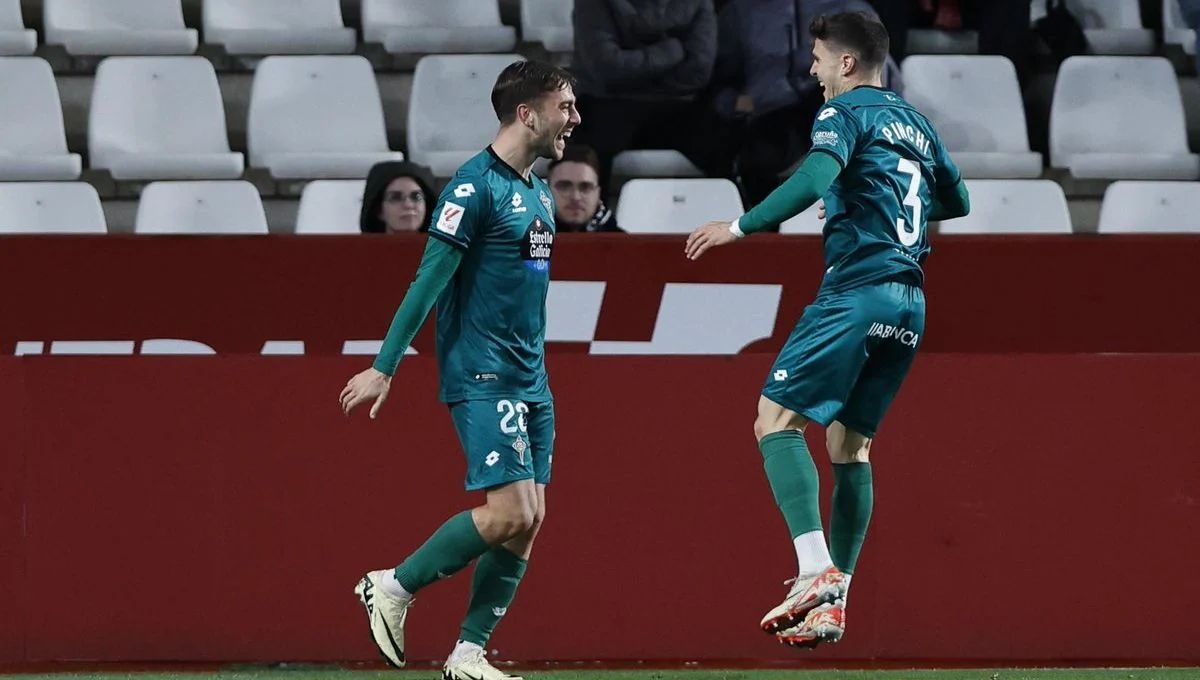 Alavés y Getafe pelean por una de las revelaciones de Segunda división, con el Celta también pendiente