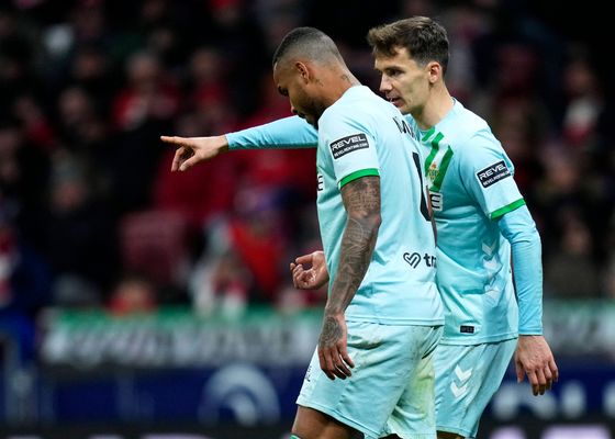 La curiosa bipolaridad del Betis: de los más sancionados en la UEFA Europa League, uno de los más limpios de LaLiga