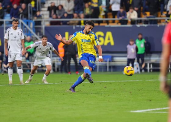 Resumen jornada 19 de LaLiga Hypermotion: El Oviedo llama a la puerta y el Cádiz toma aire