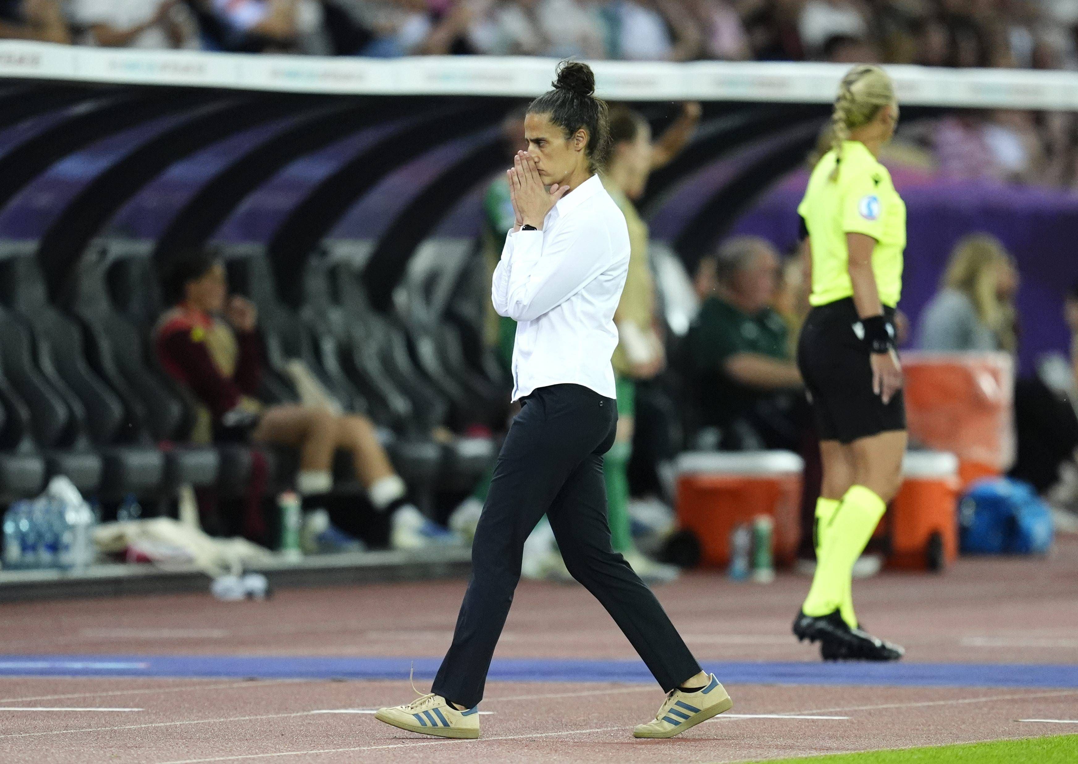 La RFEF evalúa candidatos para sustituir a Montse Tomé tras su contrato.
