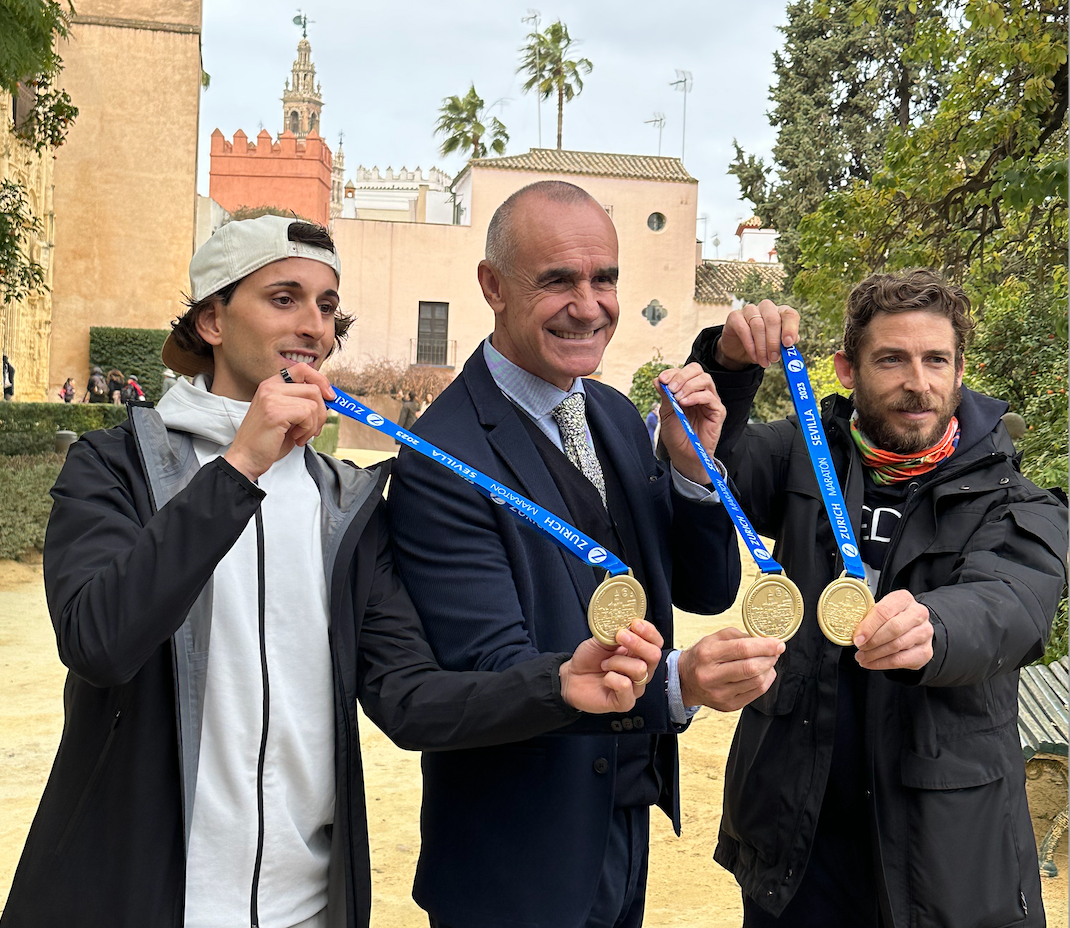 El Alcázar acoge la presentación de los corredores de élite del Zúrich Maratón