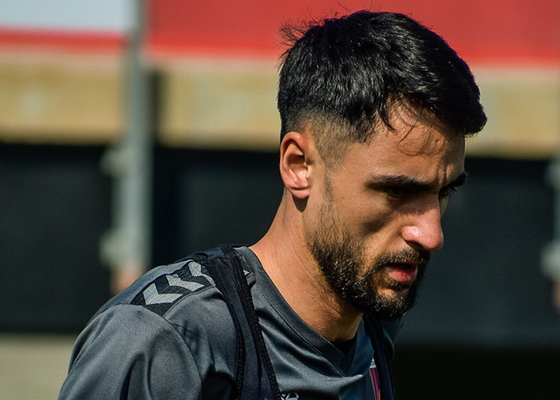Sporting de Gijón, Huesca y Burgos tras el mismo fichaje