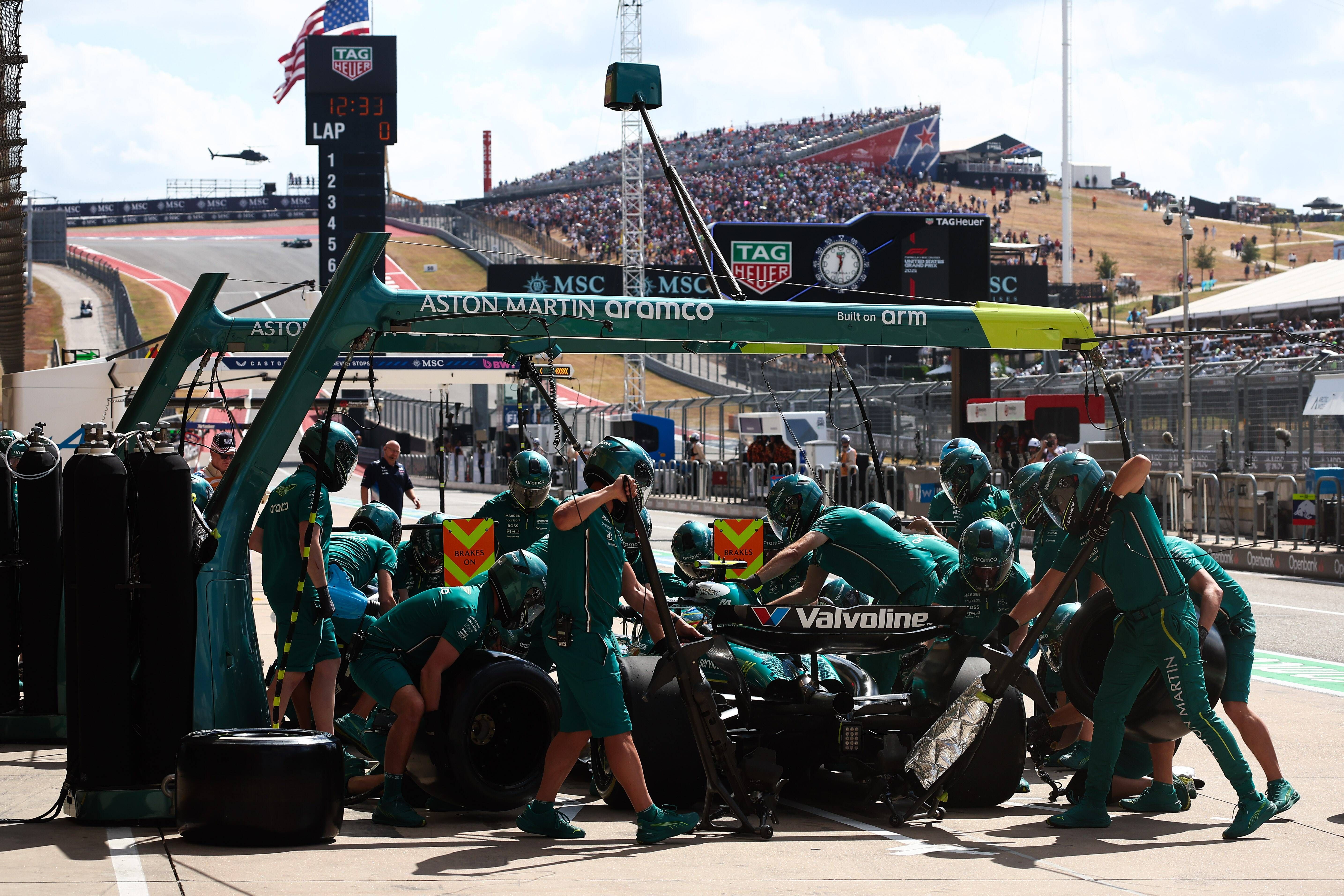 Fernando Alonso sufre las peores consecuencias de la guerra de McLaren en Austin