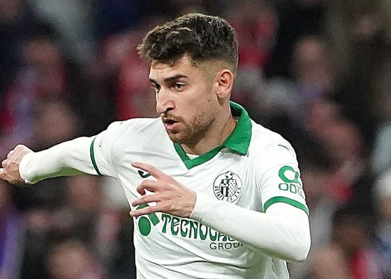 Hellas Verona, Torino y Parma se suman al interés por Yellu Santiago, libre