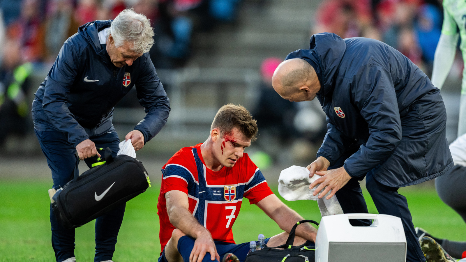 Sorloth se retira con un golpe en la cabeza antes de volver al Atlético de Madrid