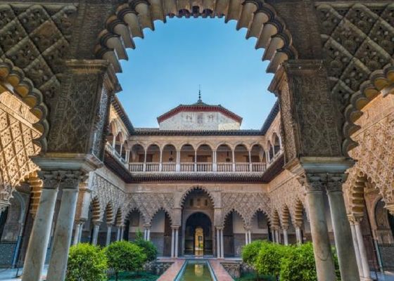 El palacio real en uso más antiguo de Europa, en una ciudad española