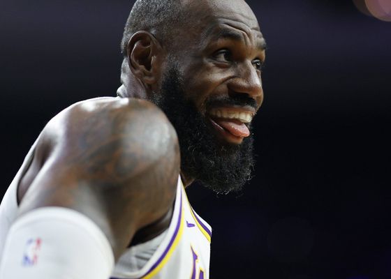 LeBron James recuerda quién es El Rey