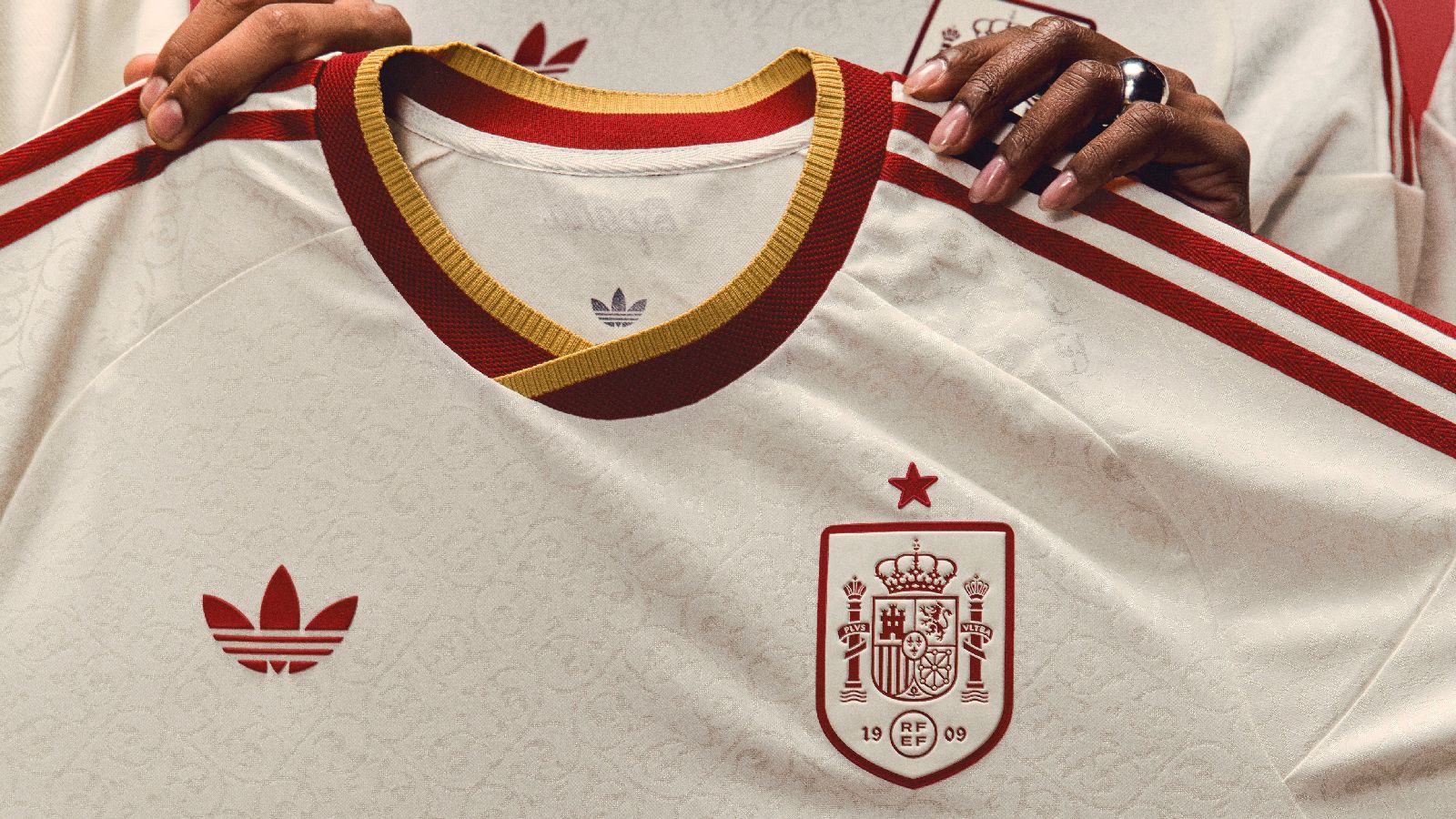 España presenta su nueva camiseta para el Mundial 2026 y anuncia que jugará ante Egipto en el RCDE Stadium