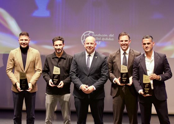 Jesús Navas y Joaquín, homenajeados en la I Gala Social de la RFAF