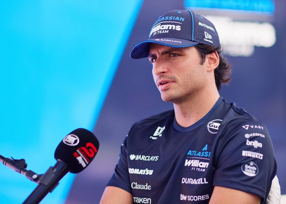 Carlos Sainz cuestiona el nuevo reglamento: ''No parece que nadie esté contento''