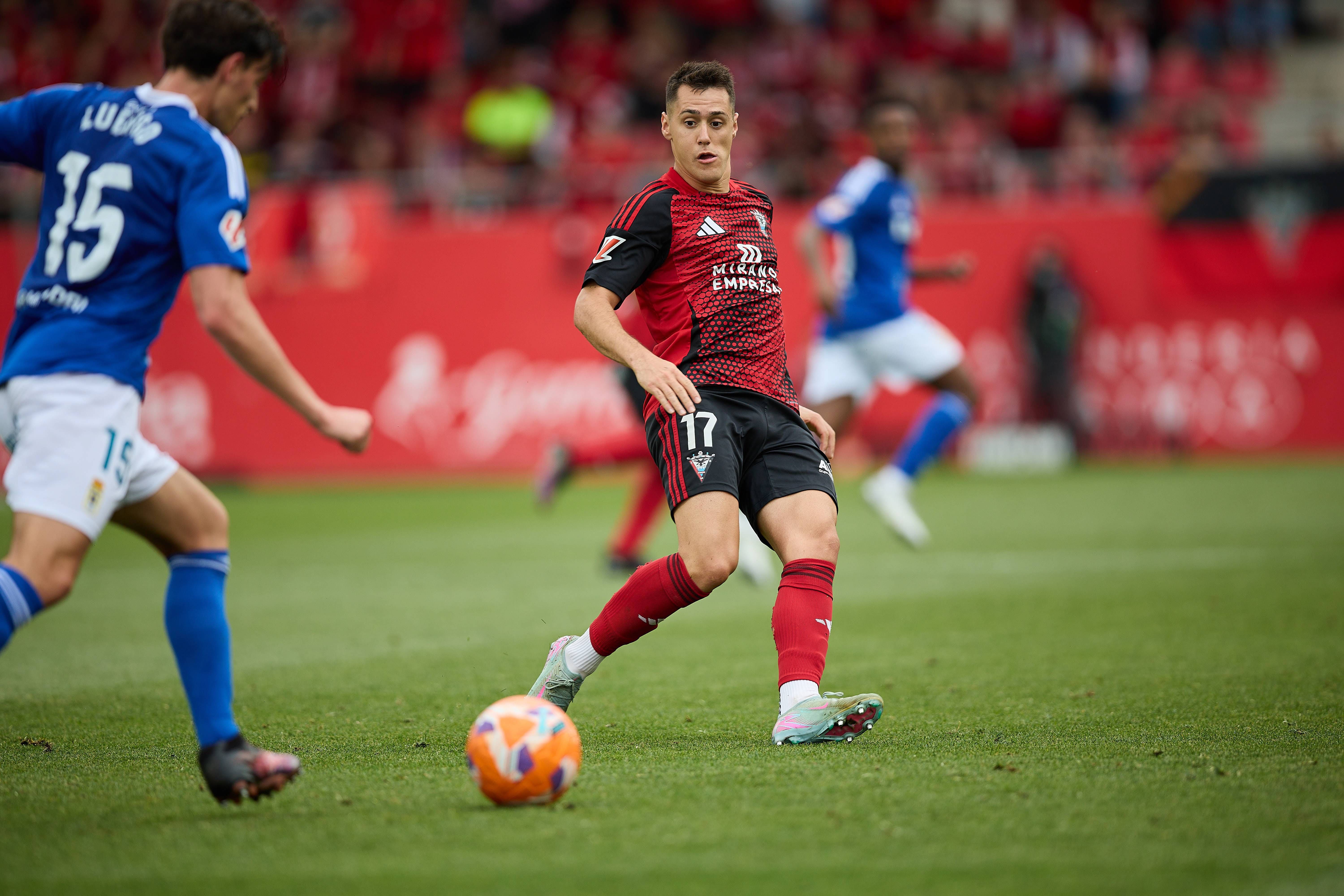 Renovación sorpresa en el Athletic: Izeta se queda