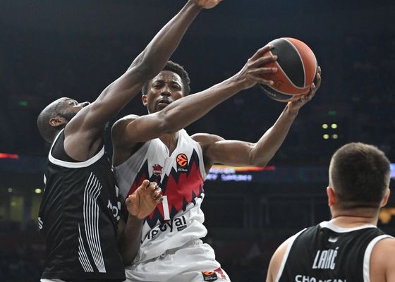 El Baskonia cierra su Euroliga más dolorosa justo como la empezó
