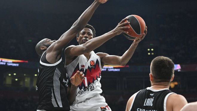 El Baskonia cierra su Euroliga más dolorosa justo como la empezó