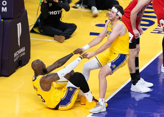 El ofertón que preparan los Lakers, que significaría el adiós de LeBron James