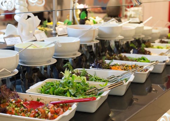 Los trucos de los hoteles para que los buffets salgan rentables