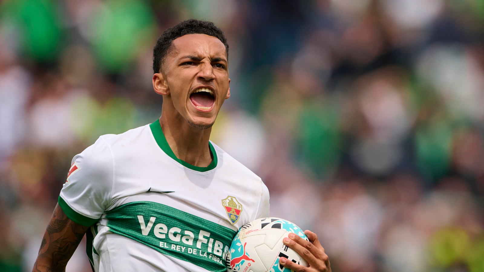 Elche 1-1 Deportivo Alavés: El Martínez Valero agita el descenso en LaLiga EA Sports