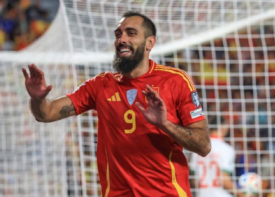 "Borja Iglesias no tiene nivel para luchar por el Mundial con España"